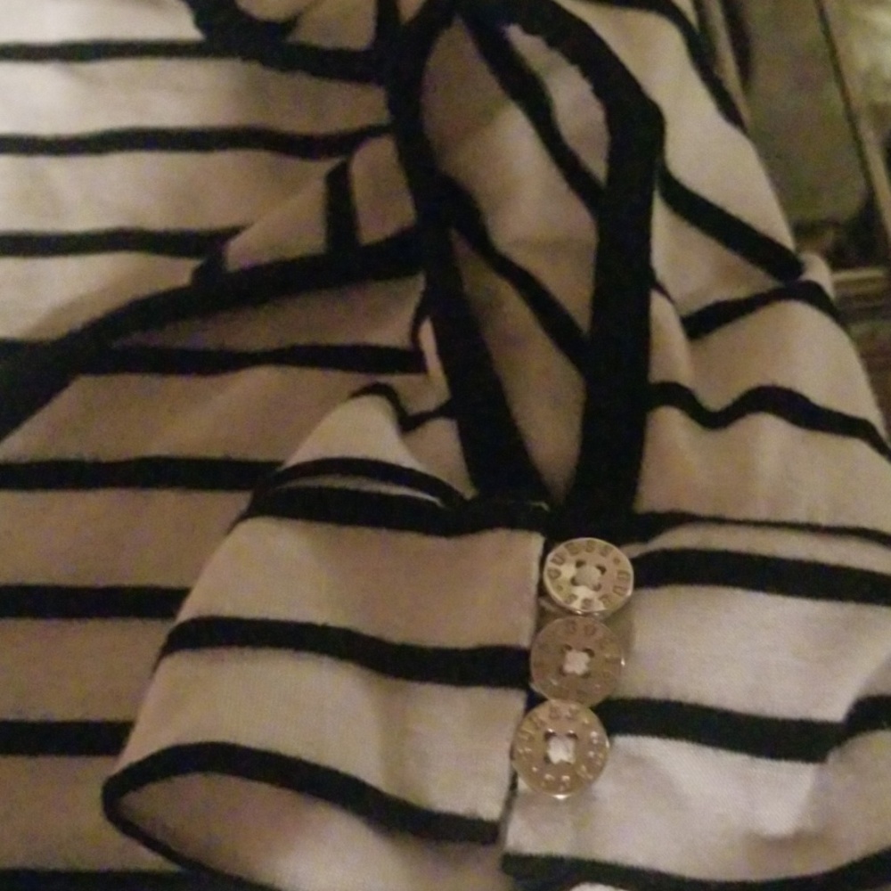 Shirt - Picture 3 of 4
